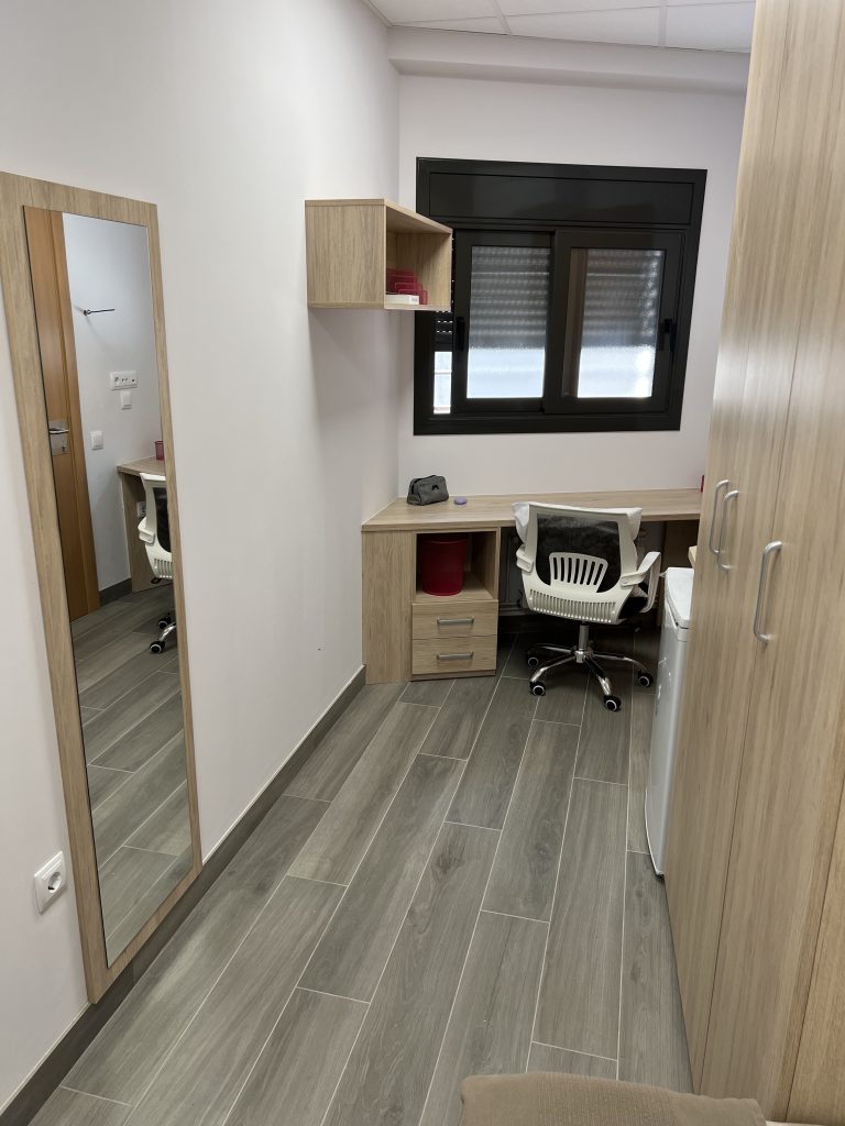 habitación residencia de estudiantes en Manresa
